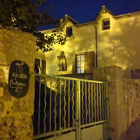 Aux Coeurs Du Mejean Bed and breakfast